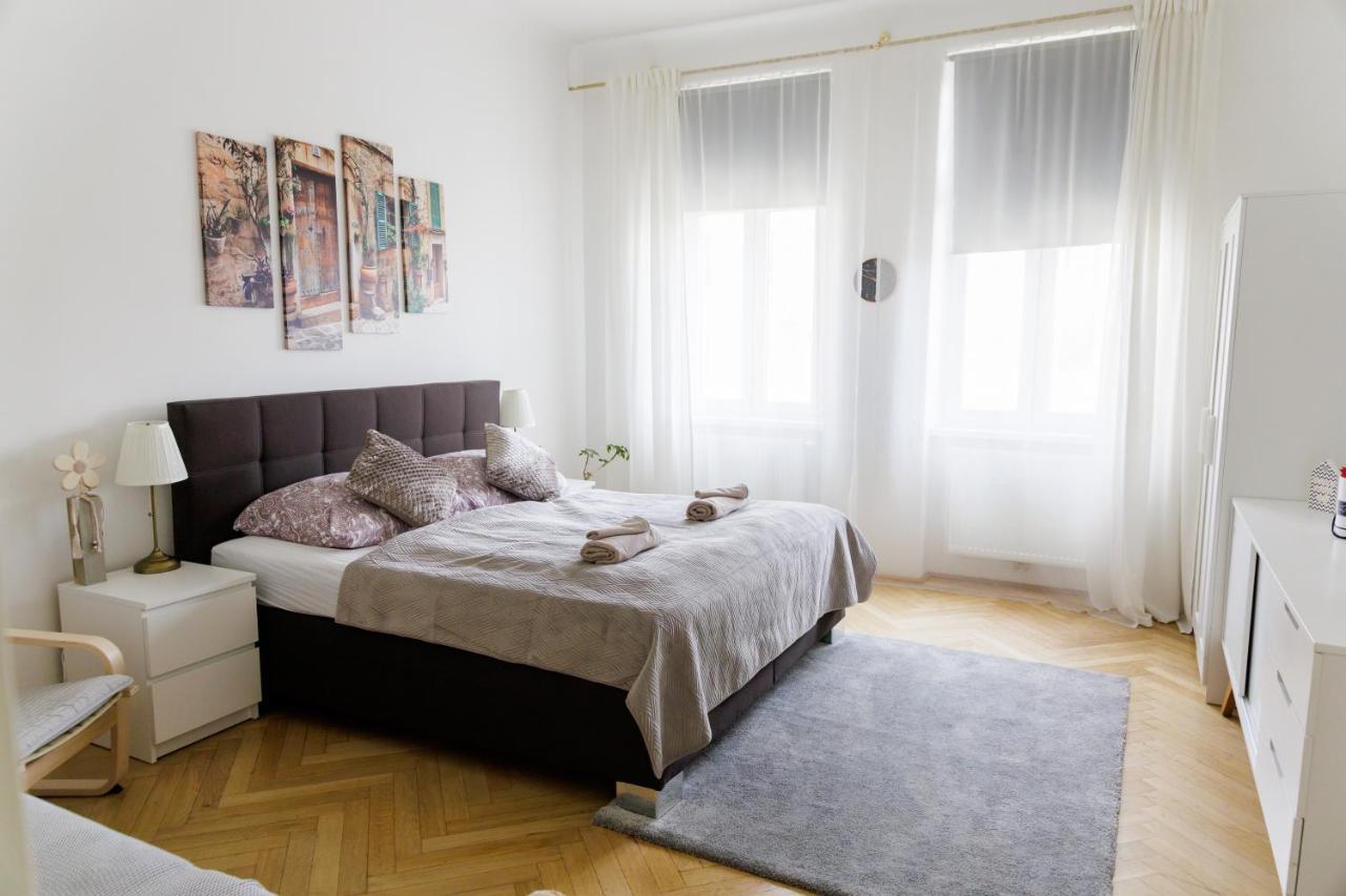 Moonlight Apartment With Porch Near Schoenbrunn And Westbahnhof Wiedeń Zewnętrze zdjęcie